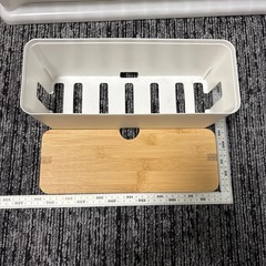 ケーブル隠しケースの画像