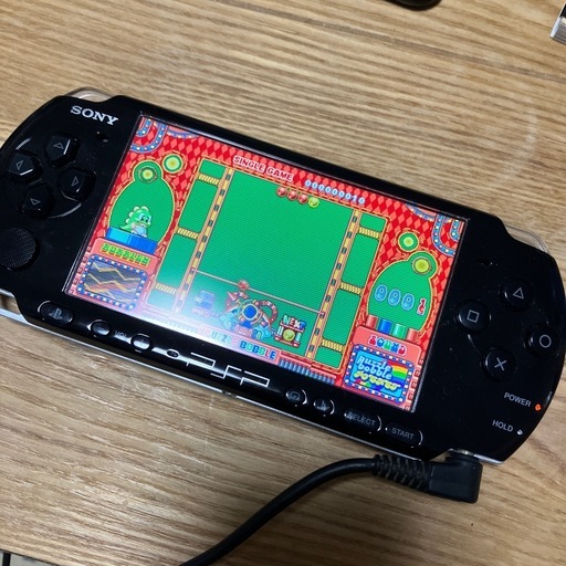 psp 3000、2台、バッテリーは一個、充電器とソフト