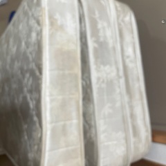 シングルサイズのマットレスの画像
