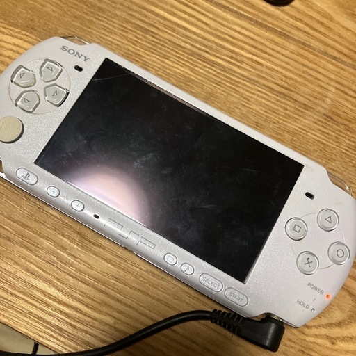 psp 3000、2台、バッテリーは一個、充電器とソフト
