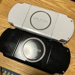 psp 3000、2台、バッテリーは一個、充電器とソフト
の画像