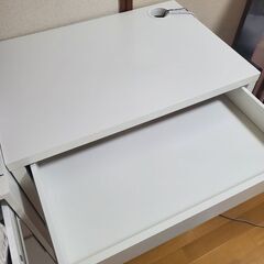 IKEA　ミッケ　テーブル　デスク　ホワイトの画像