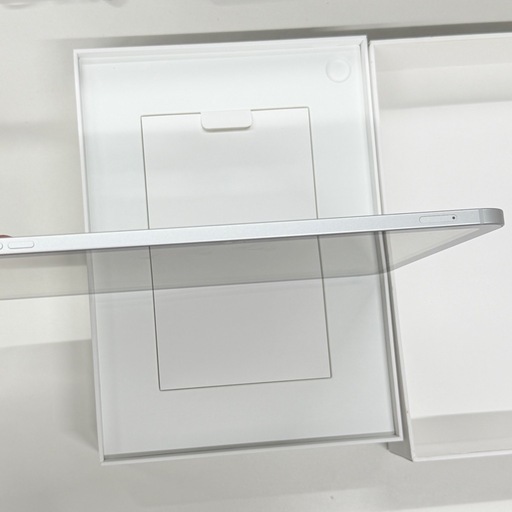 iPad 第10世代 64GB Wi-Fi + Cellular シルバー