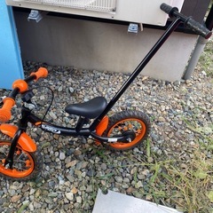 足漕ぎ自転車の画像
