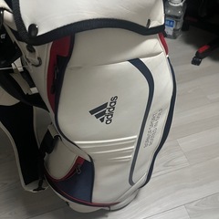 adidasキャディバッグの画像