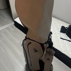 adidasキャディバッグの画像