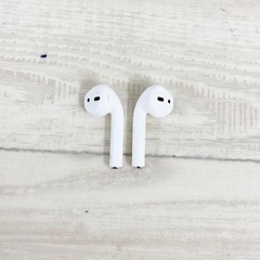 Apple AirPods第2世代 純正品 ワイヤレスイヤホン①の画像