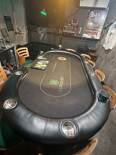 ポーカーテーブル