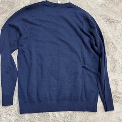 adidasセーターの画像