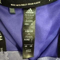 adidasポロシャツの画像