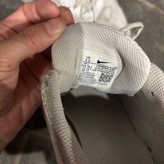 スニーカー白24㎝の画像