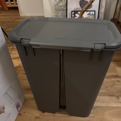 美品 IKEA KNÖCKLA クノックラ ペダル式ゴミ箱　50lの画像