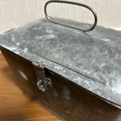ブリキ　取っ手付きBOXの画像