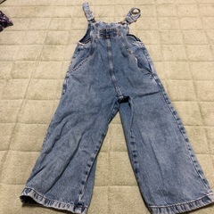 子供服　女の子　オーバーオール　ZARA サイズ
130センチの画像