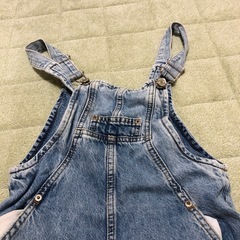 子供服　女の子　オーバーオール　ZARA サイズ
130センチの画像