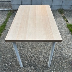 IKEA LINNMON デスク テーブルの画像