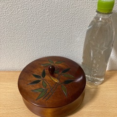 蓋付き菓子器　の画像