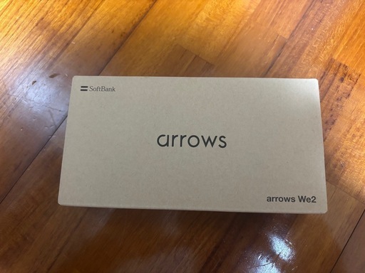新品未使用スマホ　arrows we2　ミストホワイト