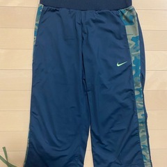 NIKEレディースジャージセットアップの画像