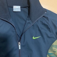 NIKEレディースジャージセットアップの画像
