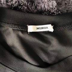 MURUA肩あきトップスの画像