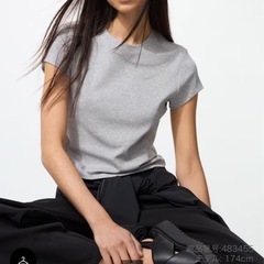 ユニクロ  服新品  ①の画像