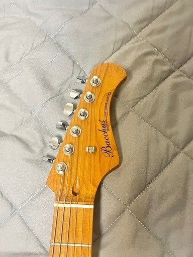 可愛くデコってしまったBacchusのジャズマス