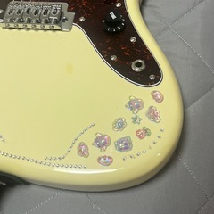 可愛くデコってしまったBacchusのジャズマスの画像