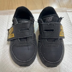 子供用ニューバランス色々の画像