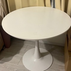 丸テーブル　テーブル　カフェテーブル　白の画像