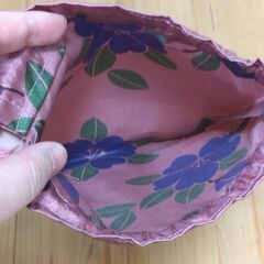 巾着袋　パープル×花の画像