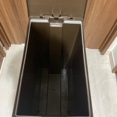 消臭スリムペダルペール(30L ブラウン)の画像