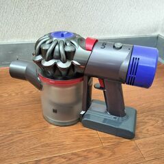 dyson ダイソン V7 サイクロン掃除機 スタンド一式の画像