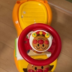アンパンマン乗り物の画像