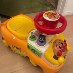 アンパンマン乗り物の画像