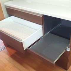 ✨引き出しが半自動でゆっくり閉まる✨高級だ❗❗『美品 大型 食器棚』◑サイズ 120✕49✕205の画像