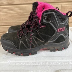 一度使用トレッキングシューズ23cmの画像