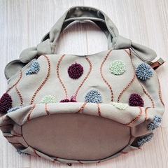 新品　スウェード調ハンドバッグ　カーキ　グレーの画像