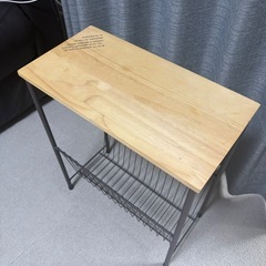 サイドテーブル　小さいテーブル　机の画像
