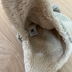1度のみ着用の美品Champion グレー ポンポン付きニット帽の画像