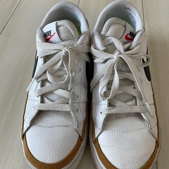NIKE スニーカー　24.5センチの画像