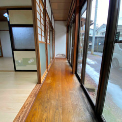 ✨【秋田県横手市戸建て】🎉工事関係者大歓迎。法人寮にも大家族にも安心の145平米の広い戸建！⭐️駐車場2台可能！⭐️ペット飼育も可能！🎉法人契約も可能！工場の寮や事務所利用可！🎊ローソンまで徒歩5分で超便利！ - 横手市