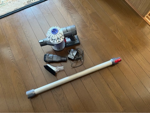 ダイソン‼️コードレスクリーナー‼️バッテリーok‼️ハンディー掃除機‼️