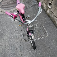 取引中　16インチ 子供用自転車 補助輪ありの画像