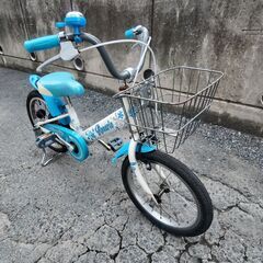16インチ 子供用自転車 補助輪ありの画像