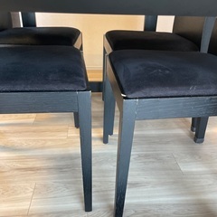 取引中　アルモニアダイニングテーブルの画像