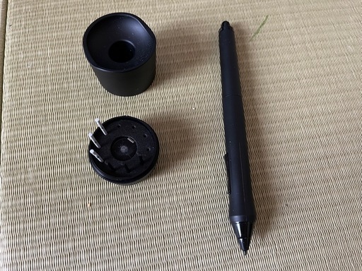 中古wacom ワコム Cintiq 24HD DTK-2400 液晶タブレット