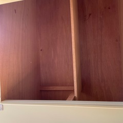 キッチンの吊り戸棚の画像
