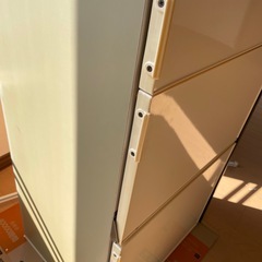 キッチンの吊り戸棚の画像
