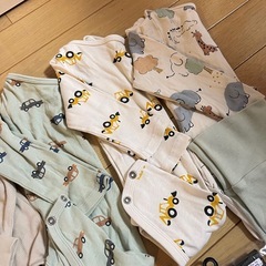ボディ肌着5セット＋パンツ4本の画像